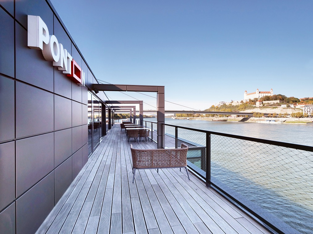 Celkový pohled na Pontoon v Bratislavě