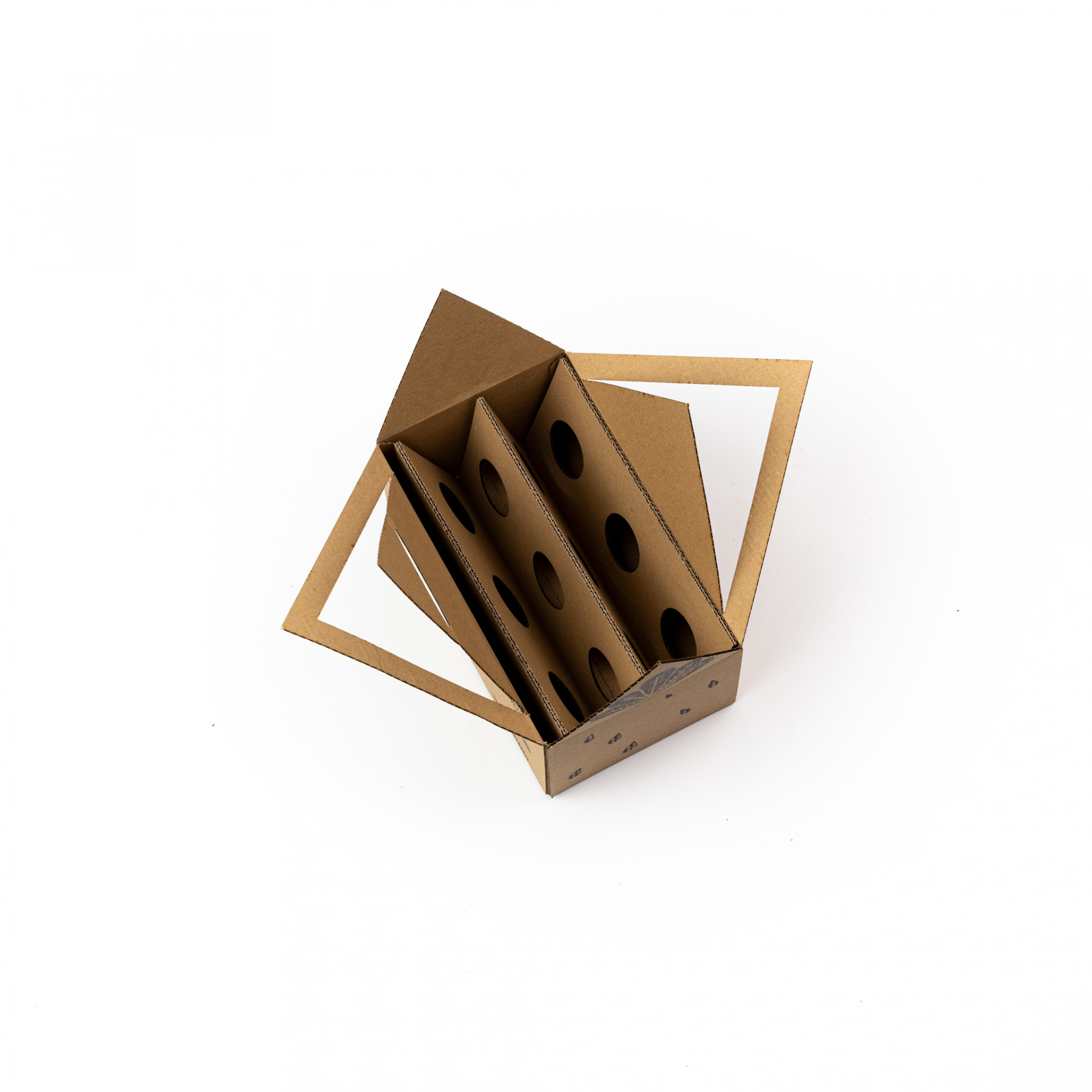 3. místo v kategorii High School a zároveň Speciální Cena Inovačního Centra Model Group - Eggs with a Story, designérka Kateřina Hovorková