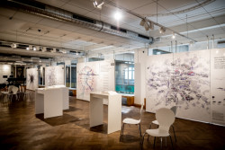 Expozice výstavy Ideální Velká/ Malá Praha, 1919/ 2019 v Galerii Lucerna.