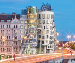 Frank Gehry, Tančící dům