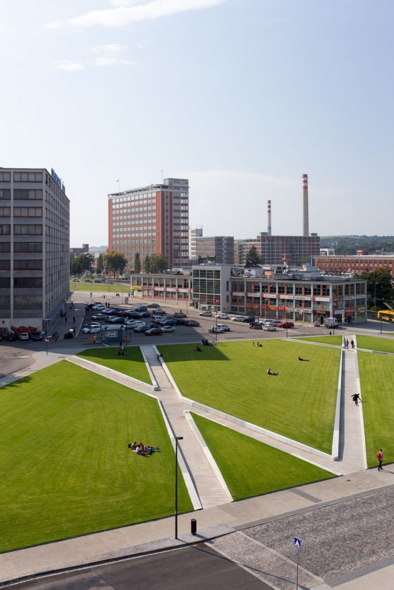 Ellement, Revitalizace Gahurova prospektu – foto
