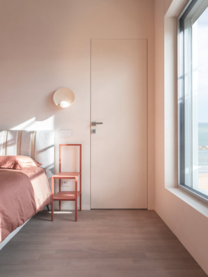 Skrytá zárubeň ECLISSE Syntesis Battente - zavřené (Apartmán Porto San Giorgio; Francesco Valentini )