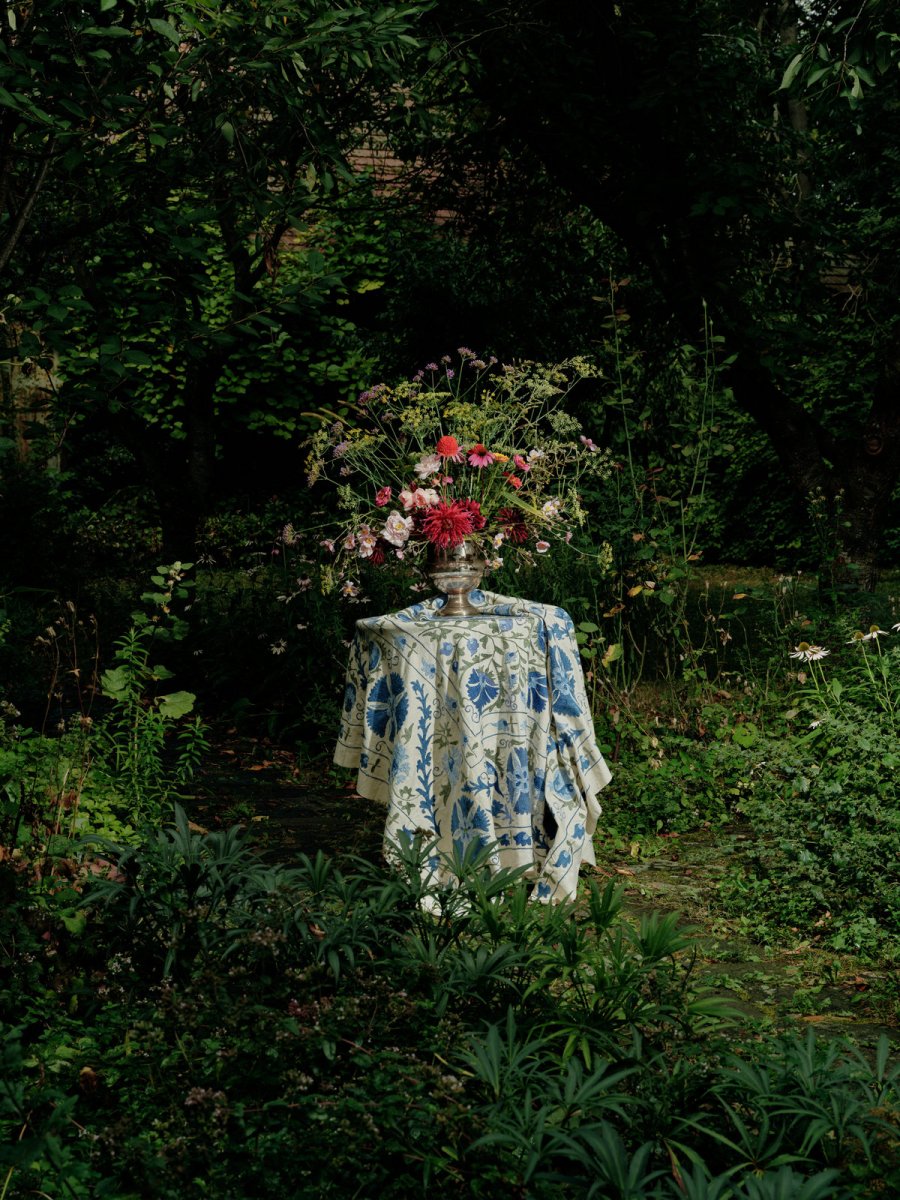 Eda Babák - MILE Magazine