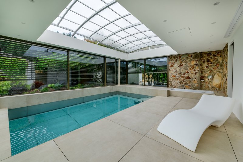 Další úroveň bazénu se zvedacím dnem od Aquamarine Spa k plnohodnotnému plavání.