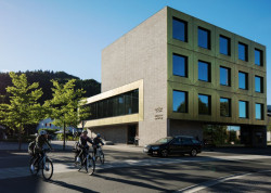 Hudební škola a knihovna ve Wolfurtu, Fink Thurnher Architekten