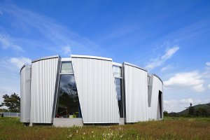 Dům ve tvaru prstenu, caraa.cz s.r.o., Foto
