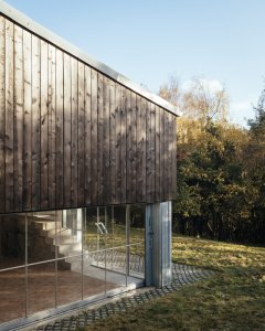 Stodola proměněná v sochařský ateliér od architekta Thomase Randall-Page