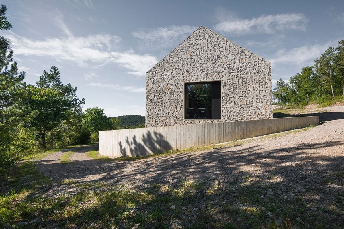dekleva gregorič arhitekt, Compact Karst House - foto