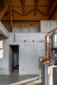 Lihovar s pěstitelskou pálenicí od OBJEKTOR ARCHITEKTI