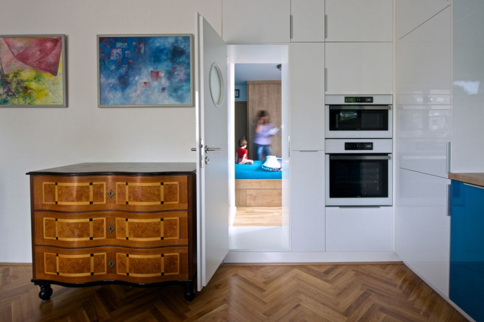 Mooza architecture, Byt na modré vlně – foto