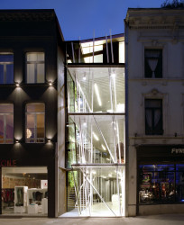 Fragile Lab, Mouton.