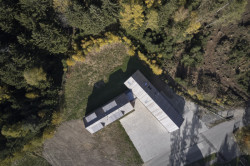 Lesovna poblíž Pacova od studia 20-20-ARCHITEKTI a VYŠEHRAD ateliéru