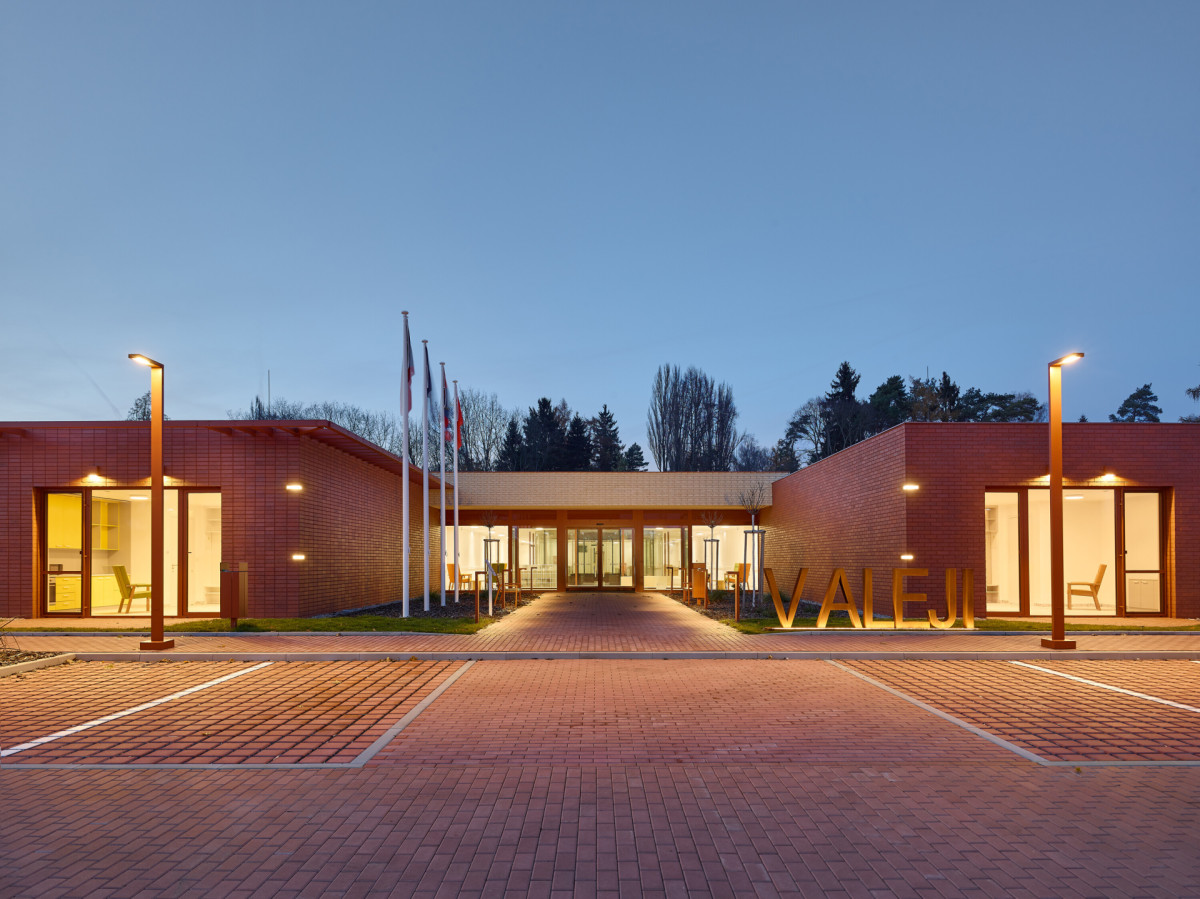 Domov pro klidné stáří v Novém Bydžově navrhl architekt David Kraus. (Domov pro seniory; David Kraus)