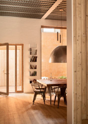 HARQUITECTES, cihlový dům č.p. 1014, pohled z dvora, foto