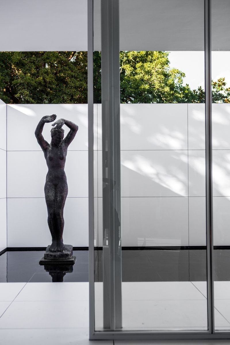 Mies Missing Materiality
