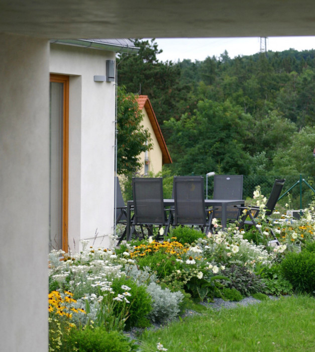 Rodinný dům ve Vraném nad Vltavou, zahrada, Kontinual,