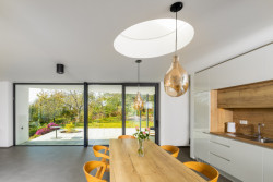 „Ajfon“, DOOOM / Igor Bergmann, Ondřej Lukeš