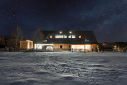 Harazim Karel Architektura - RD Borová Lada: Architekt dům koncipoval jako dřevostavbu s betonovým jádrem