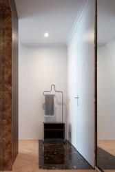 Pohled do chodby (Byt Masna, Iva Hájková Studio)