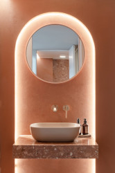 Terakotové je například WC