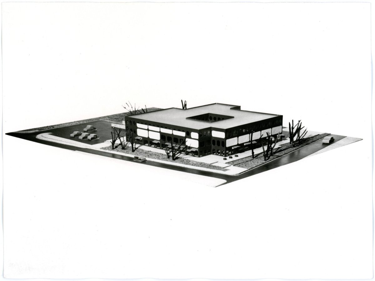 Růžena Žertová, model obchodního domu Prior v Pardubicích, 1970–1974