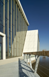 Sportovní hala ETB Sombroek ve městě Edam-Volendam v Nizozemsku od studia Kuiper Steur Architecten