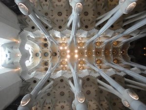 Antoni Gaudí, chrám Sagrada Família: dostavba chrámu pokračuje i po sto čtyřiceti letech.