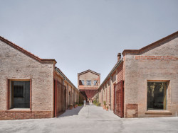 Finalista EU Mies Awards 2026: Sociální projekt v bývalé textilní továrně; H ARQUITECTES