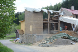 Proces výstavby (Rodinný dům v Plavech v Podkrkonoší, Jan Mutl)