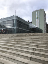 Působivá vizualita: subtilní skleněná fasáda