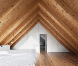 ov-a, Dům u Železného Brodu – foto