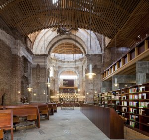 Dostavba kostela San Fernando v Madridu od José I. Linazasora