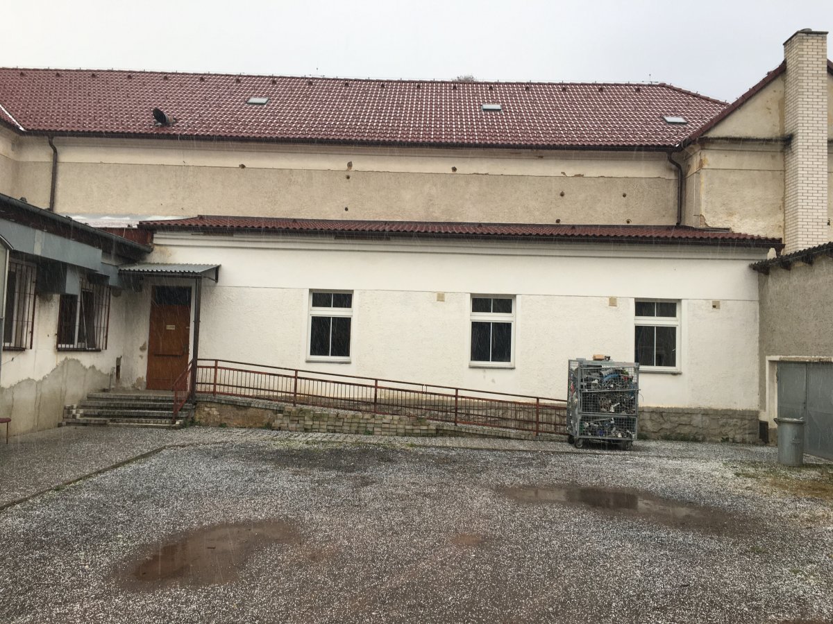 Stav Lidového domu Zaječov před rekonstrukcí