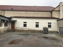 Stav Lidového domu Zaječov před rekonstrukcí