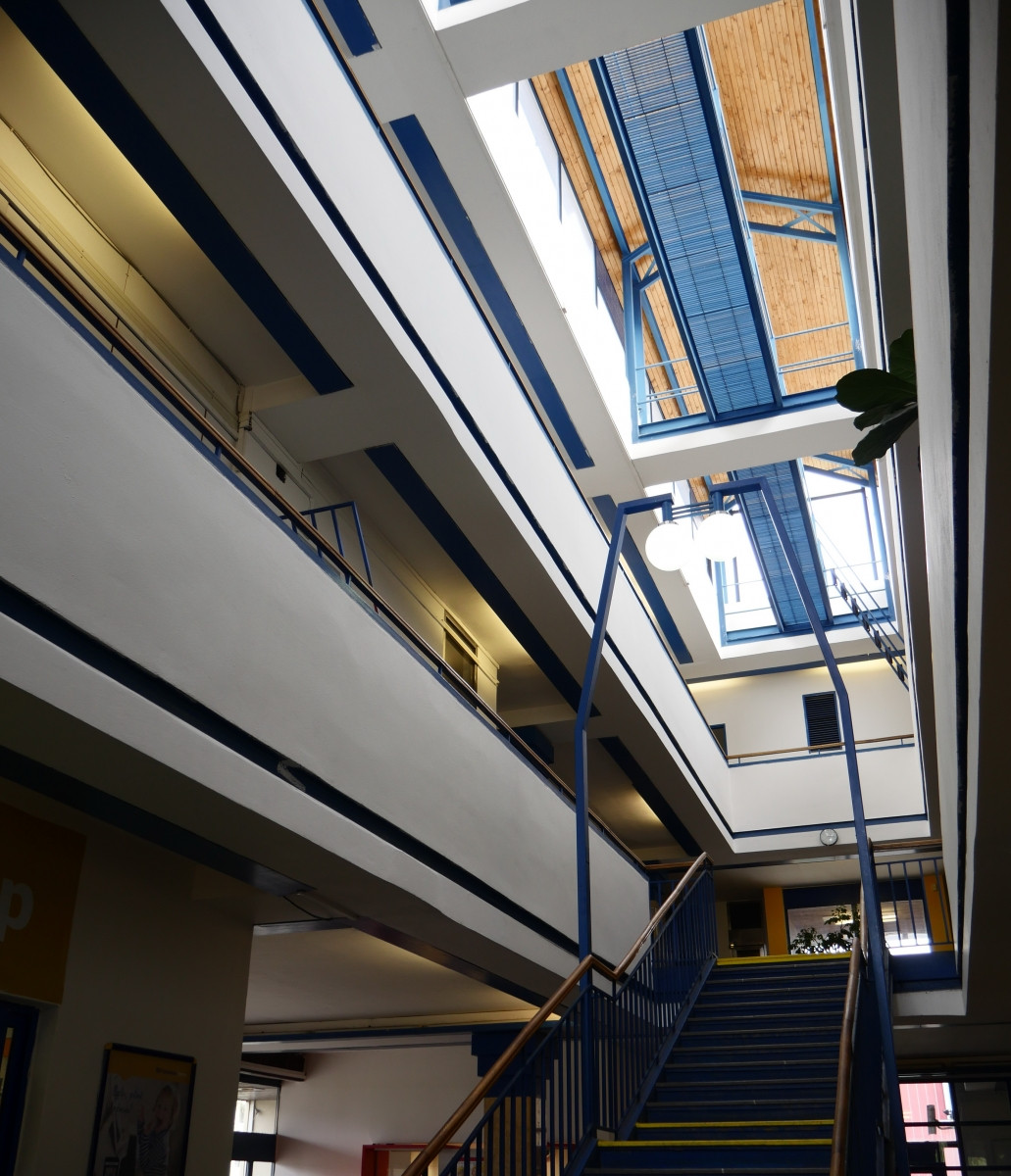 Pošta Stodůlky, Praha, čp. 1516 (Tomáš Brix, Martin Kotík, Václav Králíček, 1979) Divadlo pracujících Most, čp. 15 (Ivo Klimeš, 1979–1985)