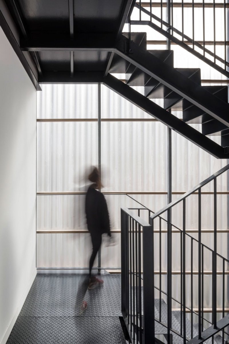 Dočasný bytový dům v Barceloně, Straddle3 + Eulia Arkitektura + Yaiza Terré
