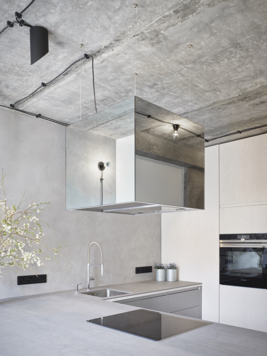 Interiér mezonetového bytu v Praze-Podolí, SMLXL