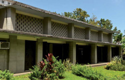 Obr. 5b: Kostel Rozhněvaného Krista postavený na Filipínách krátce po 2. světové válce - foto