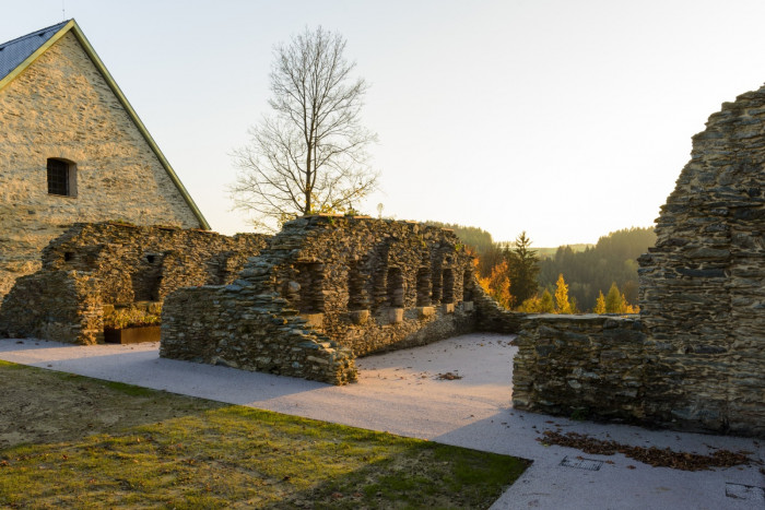 Revitalizace zámeckého areálu Návarov, M3M