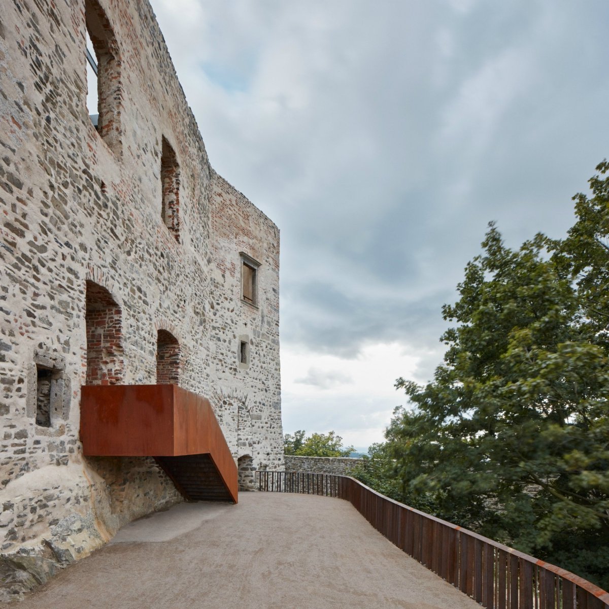 Rekonstrukce paláce hradu Helfštýna, Atelier-r / Miroslav Pospíšil, Martin Karlík