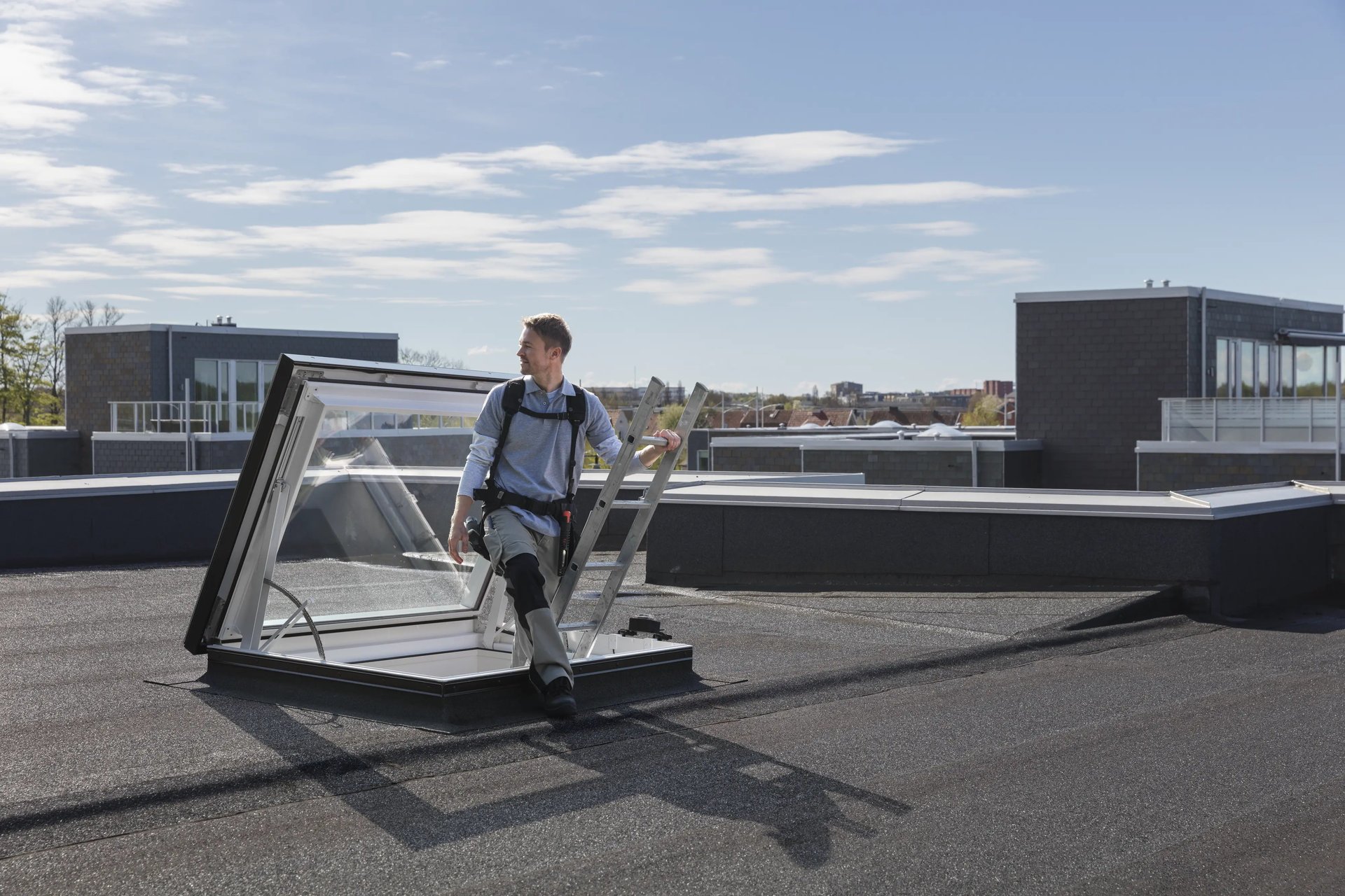 Nový elektrický výlez pro ploché střechy VELUX
