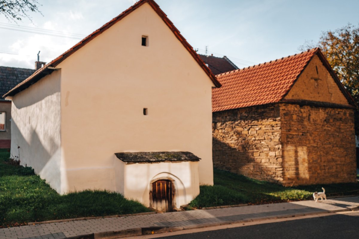 Festival zaCHRAŇTE stodoly proběhne 21. června 2025 v malebné obci Hrubá Vrbka na Hodonínsku.  