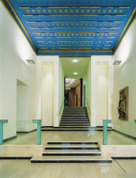 Schodiště pod stropem od Josipa Plečnika