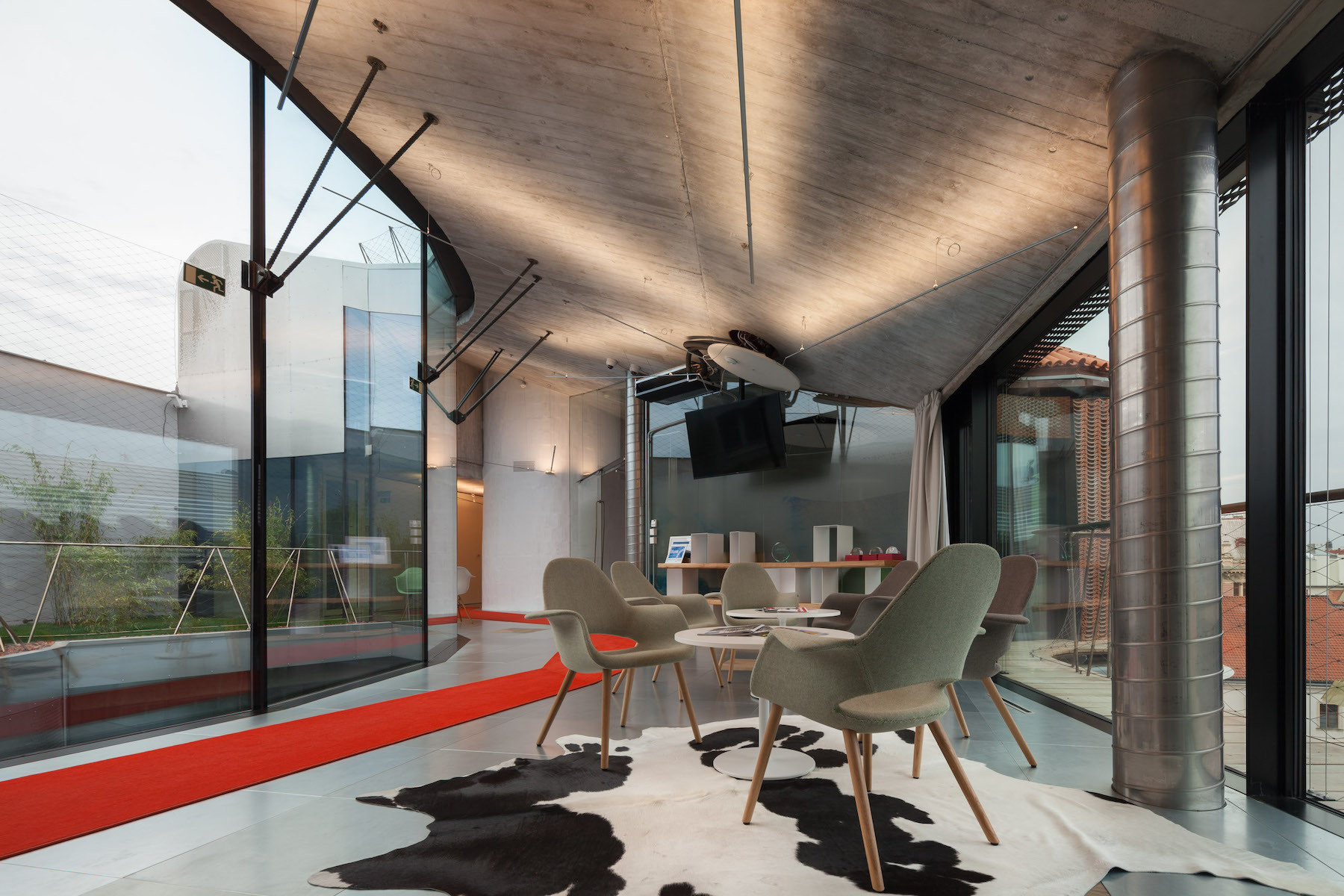 Interiéry Paláce Špork podle návrhu Stanislava Fialy.