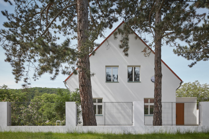 Vila s fontánou, Mjölk architekti