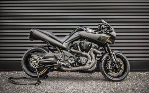 Courage Architecten, vlastní motorka, foto
