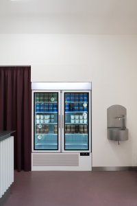 Interiér zmrzlinárny v Brně od architektky Barbory Kudelové