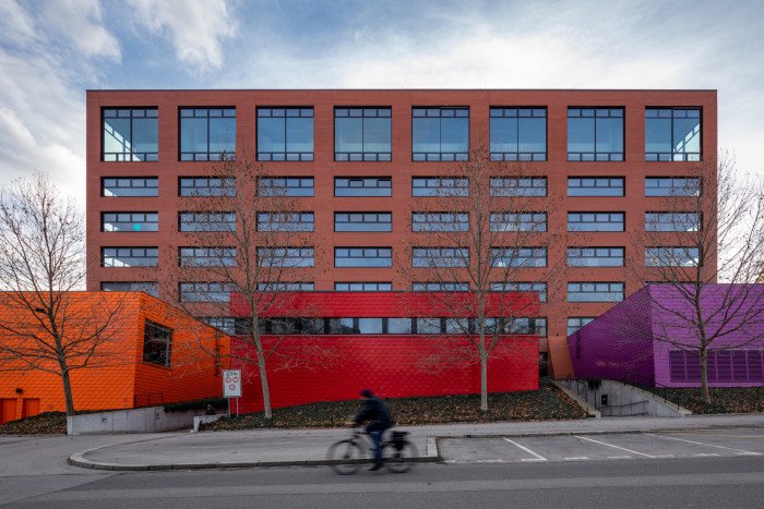 Trochu poučnej barák