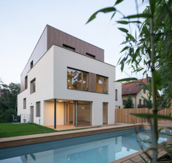 Brněnští architekti z ateliéru SENAA zrealizovali viladům v Praze