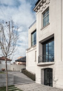 White Concrete Old House, I/O architects